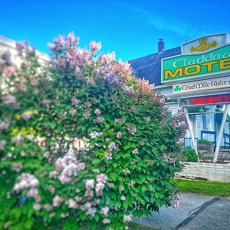 Claddagh Motel & Suites ロックポート エクステリア 写真