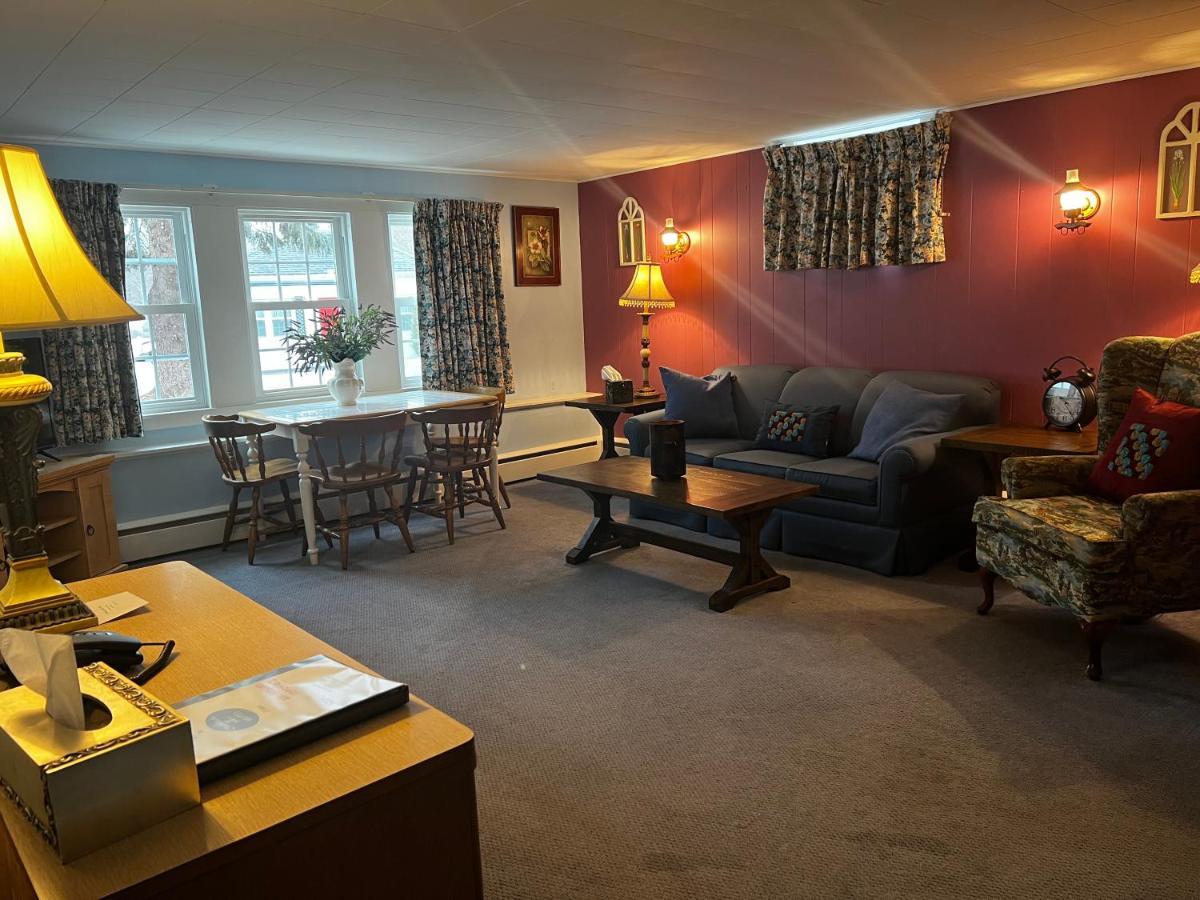 Claddagh Motel & Suites ロックポート エクステリア 写真