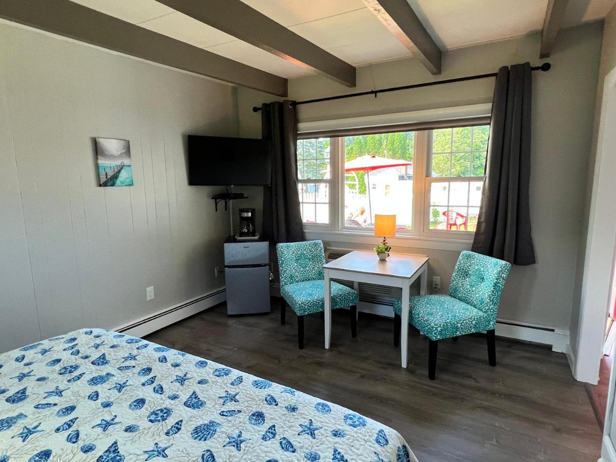 Claddagh Motel & Suites ロックポート エクステリア 写真