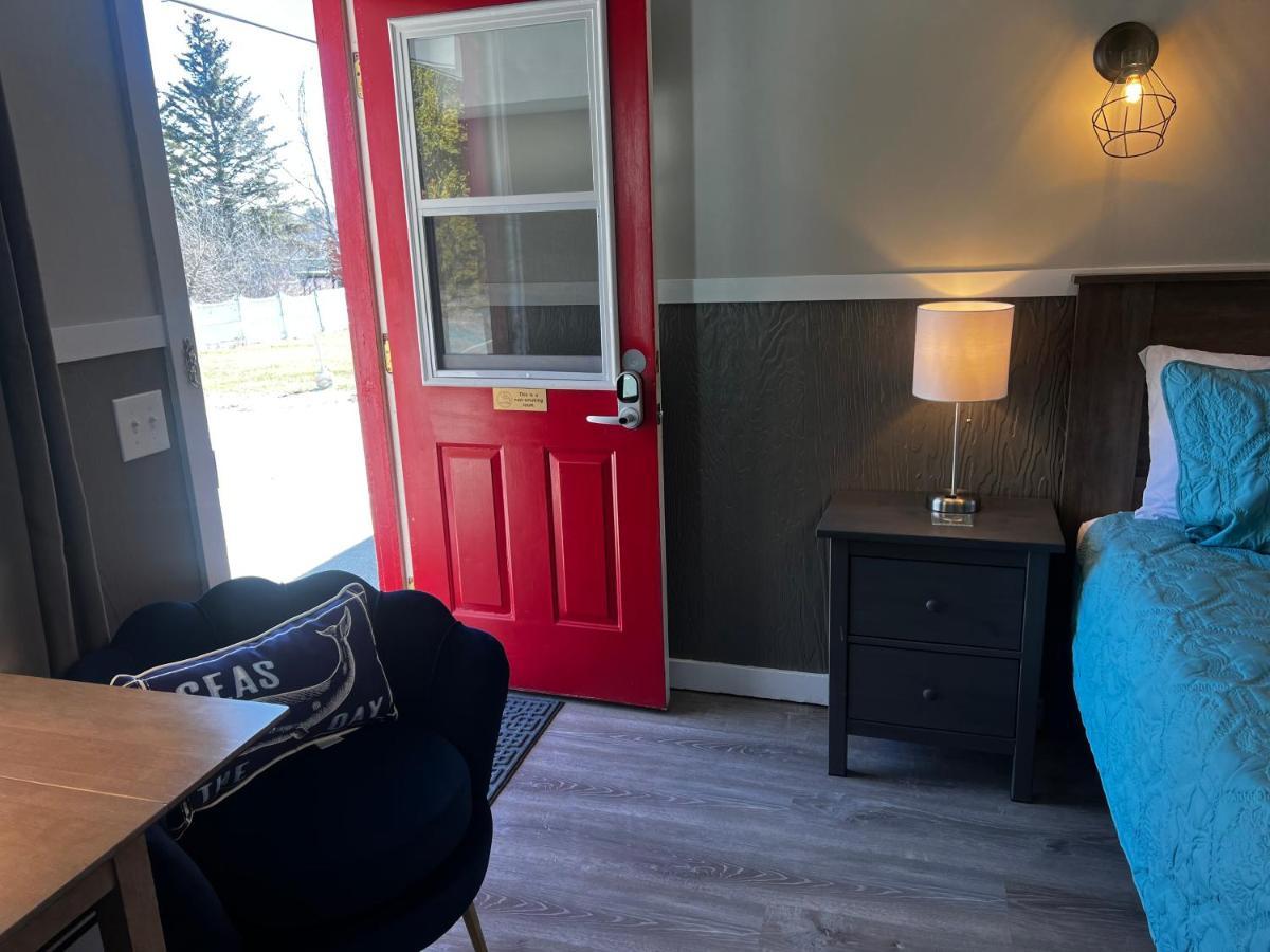 Claddagh Motel & Suites ロックポート エクステリア 写真